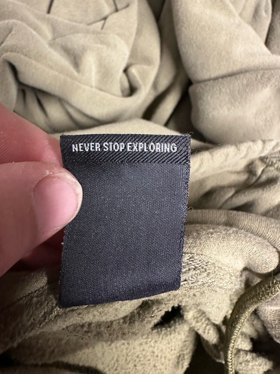 The North Face Men’s Olive Green Bear Logo Pullover Hoodie - Picture 8 of 10